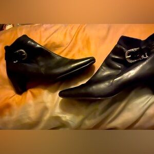 Ladies Older Vintage Boots! Size 9